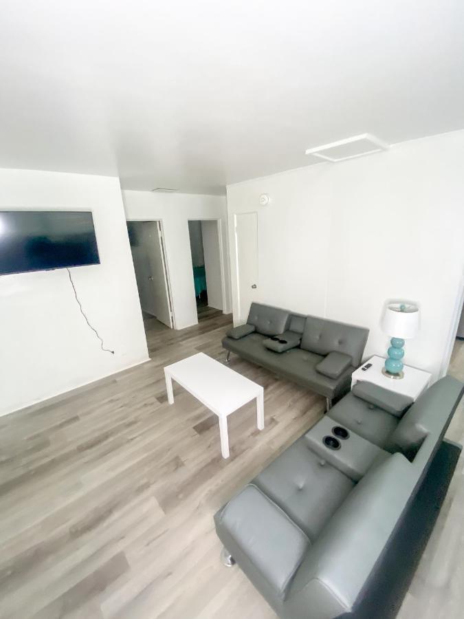 Uptown Inn & Suites St. Petersburg Kültér fotó