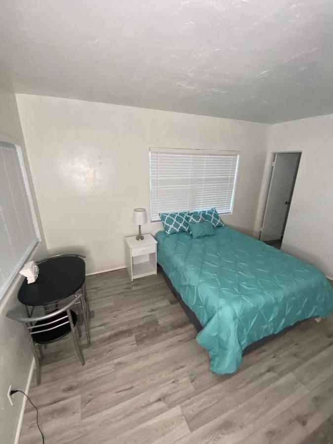Uptown Inn & Suites St. Petersburg Kültér fotó