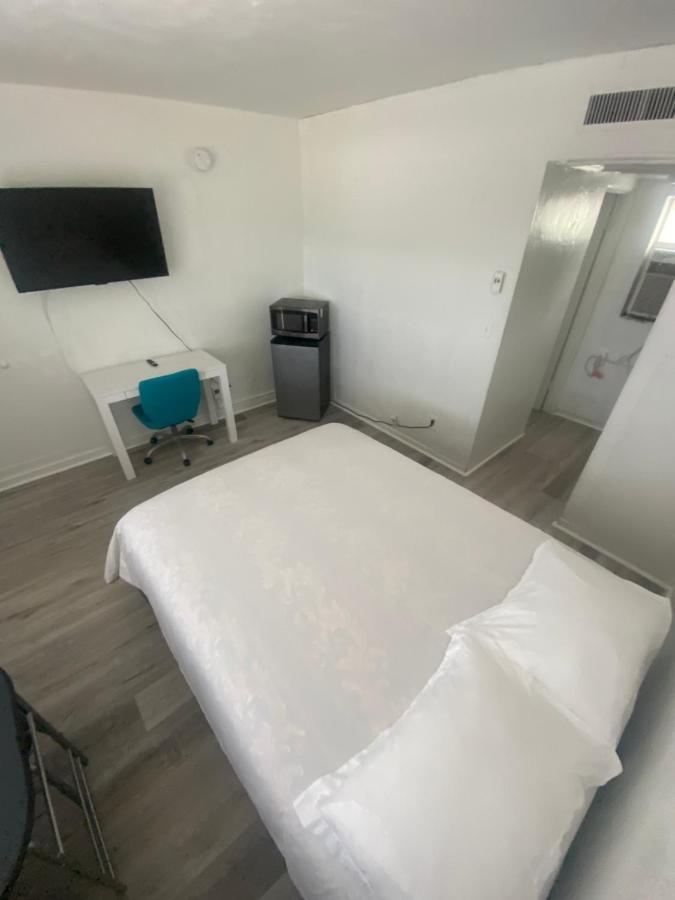 Uptown Inn & Suites St. Petersburg Kültér fotó
