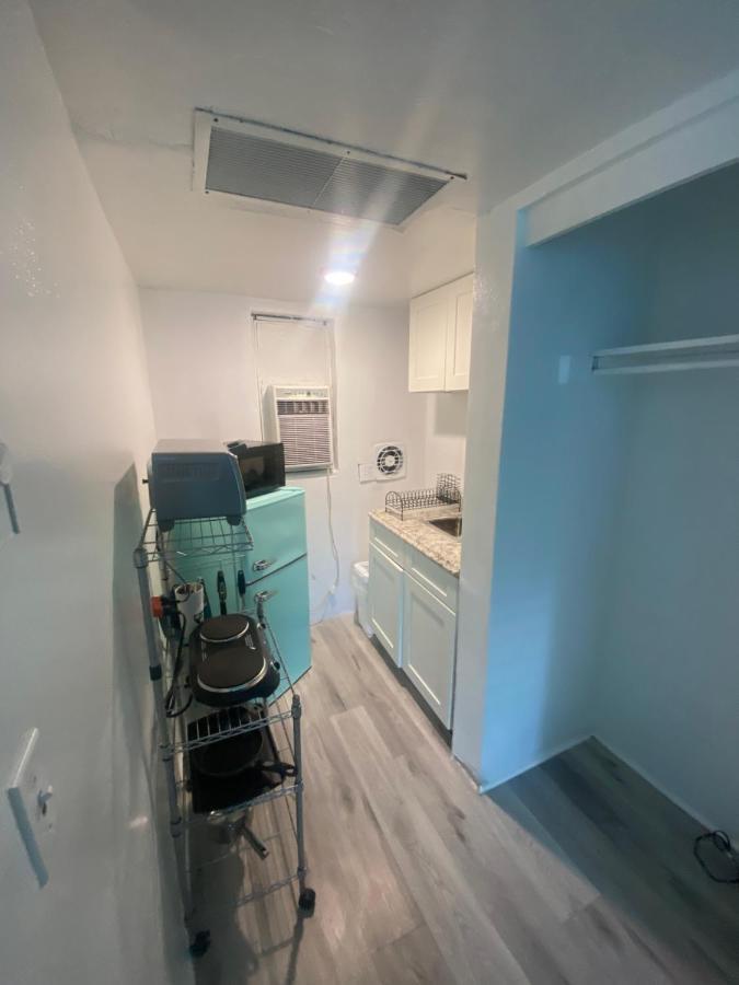 Uptown Inn & Suites St. Petersburg Kültér fotó