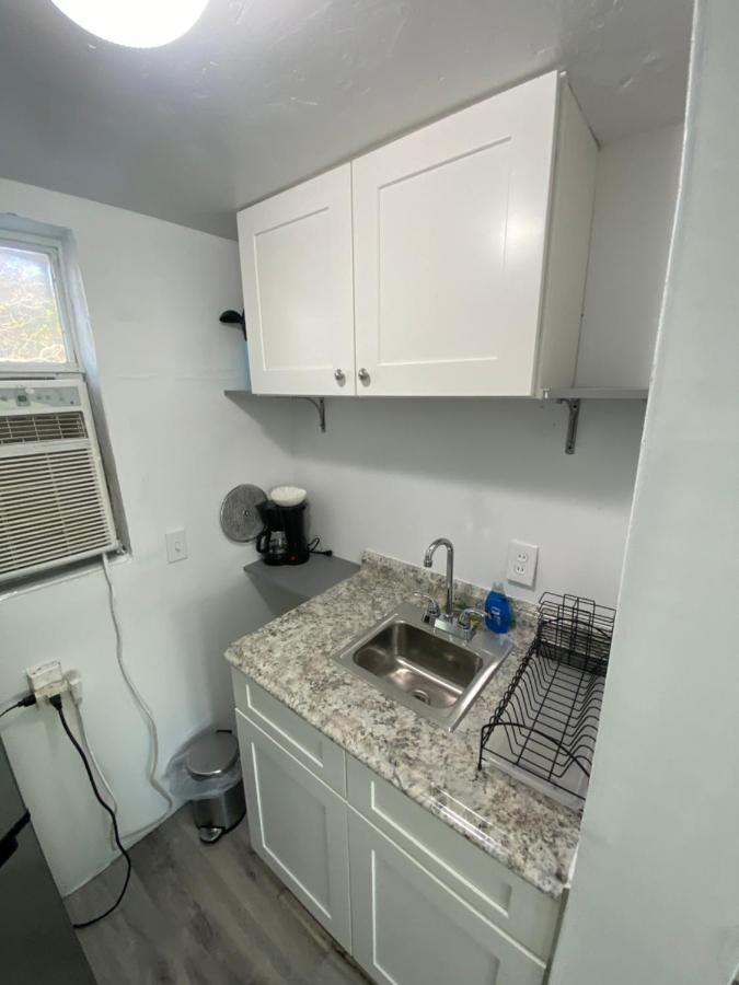 Uptown Inn & Suites St. Petersburg Kültér fotó
