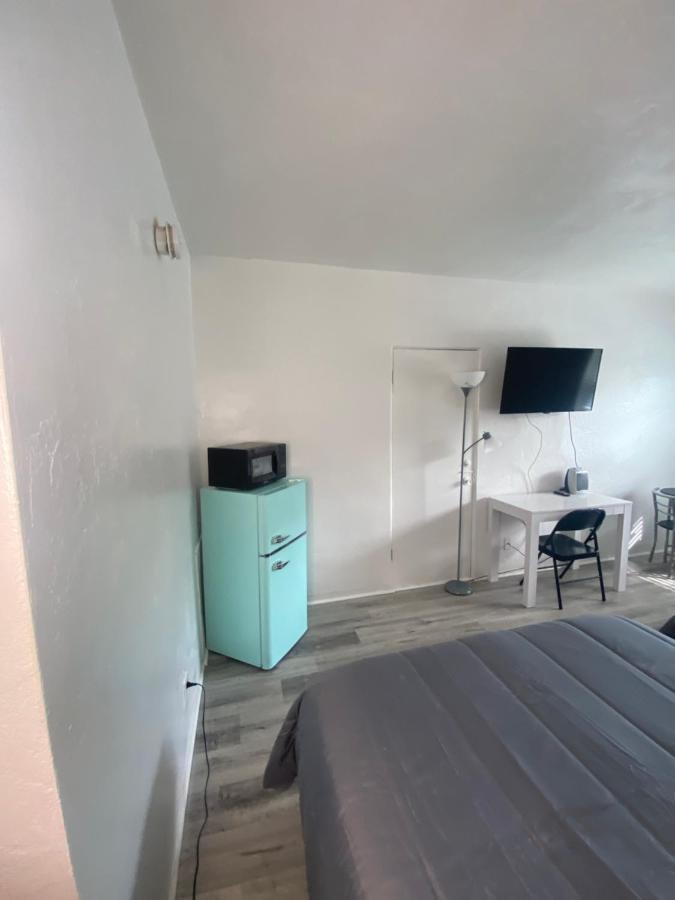 Uptown Inn & Suites St. Petersburg Kültér fotó