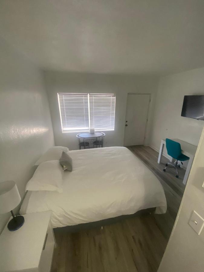 Uptown Inn & Suites St. Petersburg Kültér fotó